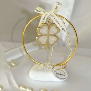 Γούρι τετράφυλλο τριφύλι από σμάλτο με κρίκο σε βότσαλο