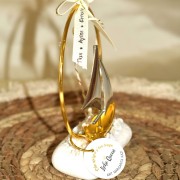 Γούρι καράβι ασημί με κρίκο σε βότσαλο