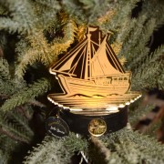 Γούρι ρόδι χρυσό κρεμαστό σε μικρό λευκό ξύλινο κύκλο