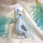 Λαμπάδα αρωματική γαλάζια με πάνινη καμηλοπάρδαλη