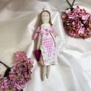 Λαμπάδα με υφασμάτινη κουκλίτσα