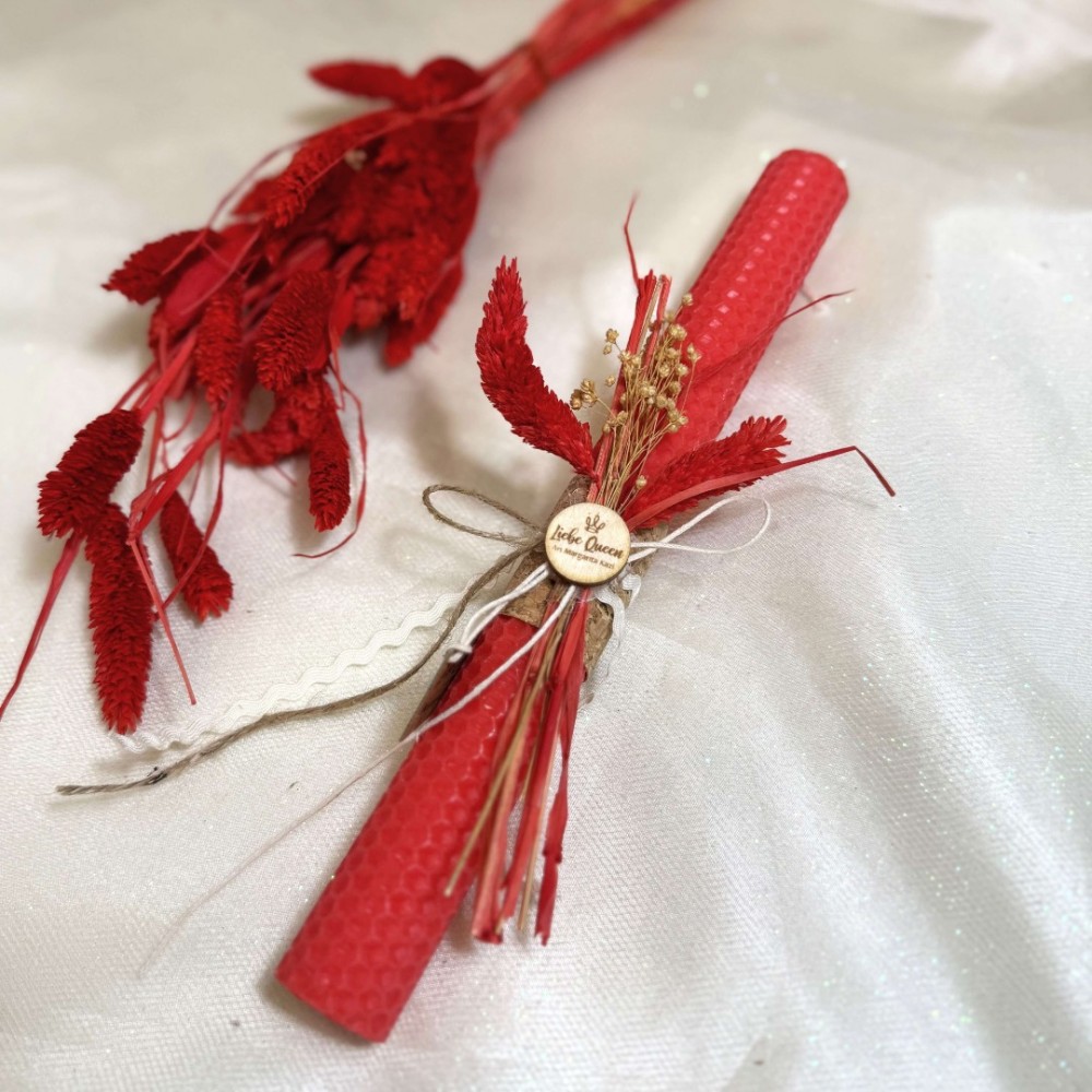 Λαμπάδα αρωματική μελισσοκέρι κόκκινη με αποξηραμένο μπουκέτο