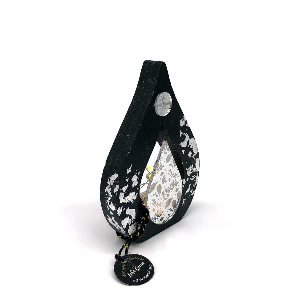 Γούρι ασημί δάκρυ πλεξιγλάς σε μεγάλο μαύρο ξύλινο δάκρυ