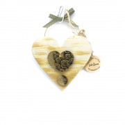 Γούρι ξύλινη καρδιά κίτρινη με πλεξιγκλάς χρυσή