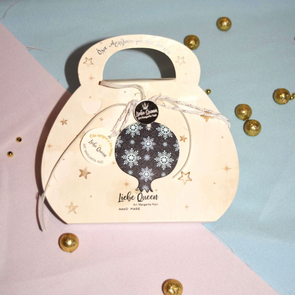 Γούρι Ρόδι μαύρο κρεμαστό ξύλινο με γαλάζιες νιφάδες χιονιού και κορδόνια