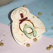 Γούρι Πέταλο γαλάζιο κρεμαστό ξύλινο με σχέδιο νιφάδες χιονιού και κρίκο