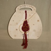 Γούρι κρεμαστό μπορντώ μακραμέ σε κρίκο με αστέρι 9.5x9