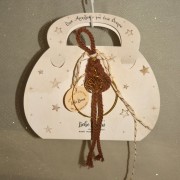 Γούρι μικρό κρεμαστό καφέ μακραμέ σε κρίκο με Δέντρο Ζωής