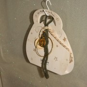 Γούρι μικρό κρεμαστό πράσινο μακραμέ σε κρίκο με Δέντρο Ζωής Γούρι μικρό κρεμαστό πράσινο μακραμέ σε κρίκο με Δέντρο Ζωής