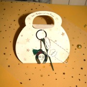 Γούρι μπρελόκ πέταλο με σχέδιο νιφάδες