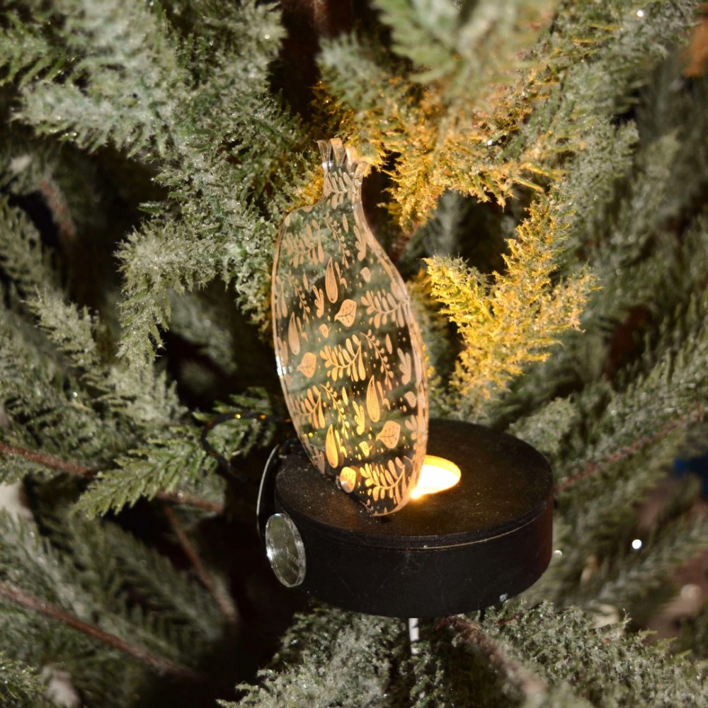 Γούρι ρόδι χρυσό κρεμαστό σε μικρό λευκό ξύλινο κύκλο