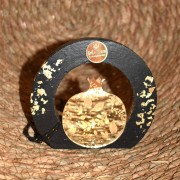 Γούρι ρόδι χρυσό plexiglass σε ξύλο μαύρο μεσαίο φωτιζόμενο