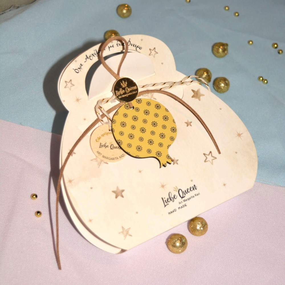 Γούρι Ρόδι κίτρινο κρεμαστό ξύλινο με σχέδιο και κορδόνια