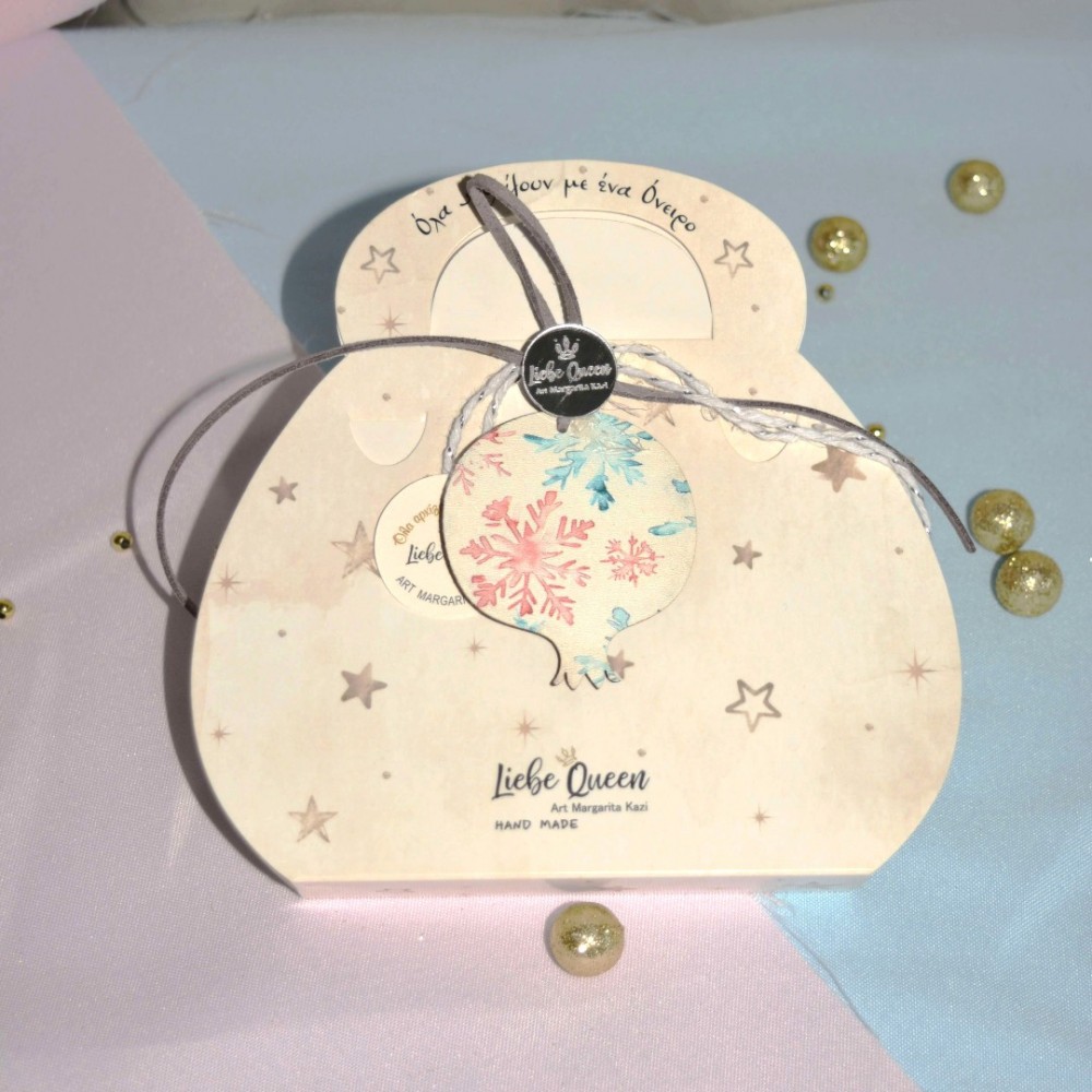 Γούρι Ρόδι λευκό κρεμαστό ξύλινο με σχέδιο και κορδόνια