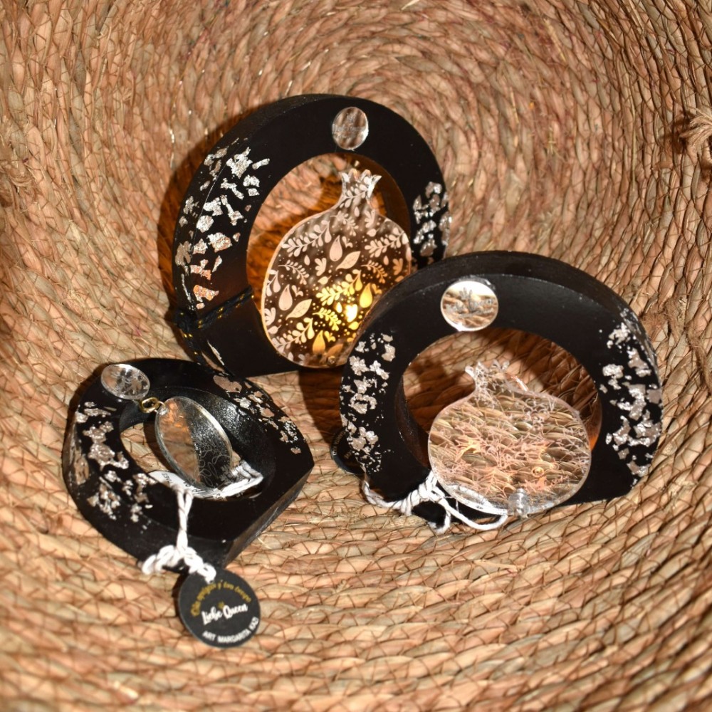 Γούρι ρόδι ασημί plexiglass σε ξύλο μαύρο μεγάλο φωτιζόμενο