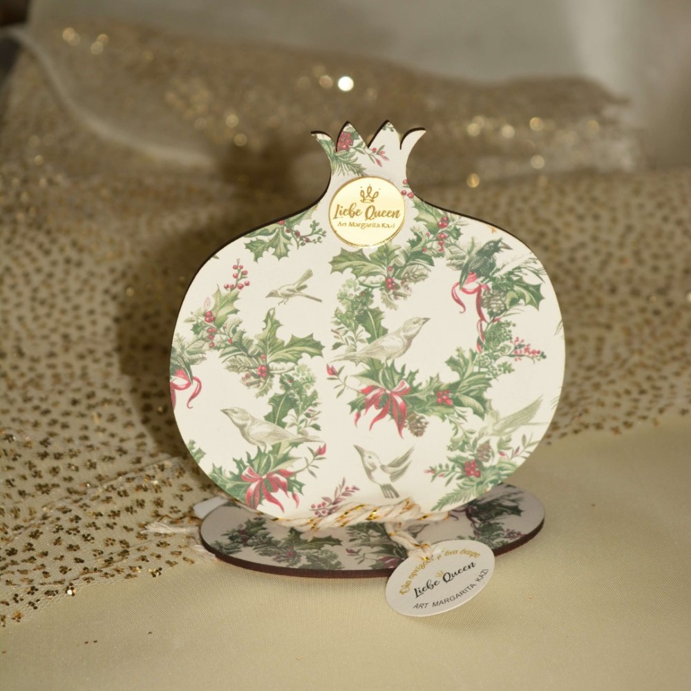 Γούρι χειροποίητο ξύλινο ζωγραφιστό ρόδι λευκό με στεφανάκια σε βάση