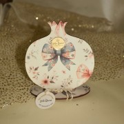 Γούρι χειροποίητο ξύλινο ζωγραφιστό ρόδι σε βάση