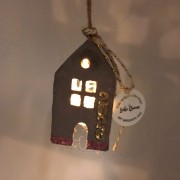 Γούρι σπιτάκι φωτιζόμενο γκρι