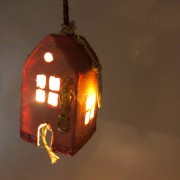 Γούρι σπιτάκι φωτιζόμενο ροζ