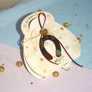 Γούρι πέταλο ξύλινο μικρό μαύρο με σχέδιο νιφάδες χιονιού