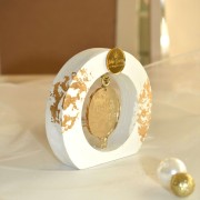 Γούρι ρόδι χρυσό plexiglass σε ξύλο λευκό μικρό