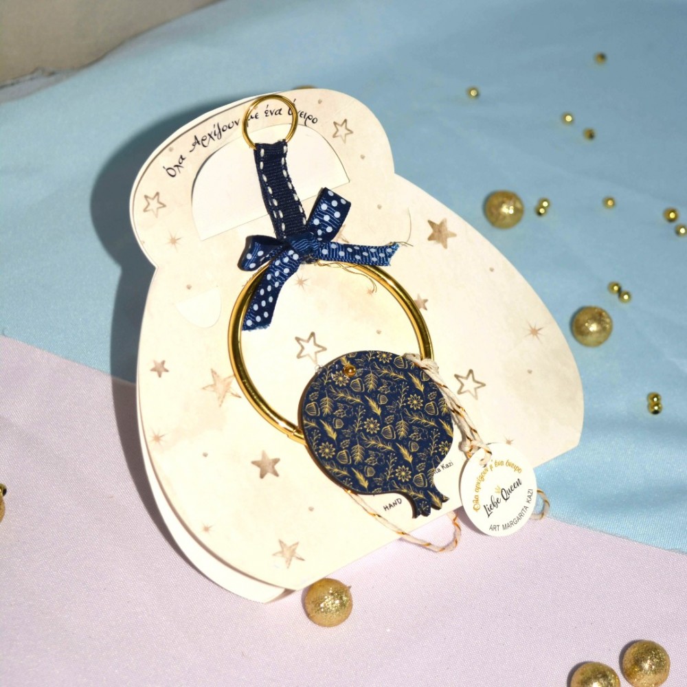 Γούρι Ρόδι κρεμαστό ξύλινο μπλε με σχέδιο, κρίκο και κορδέλα