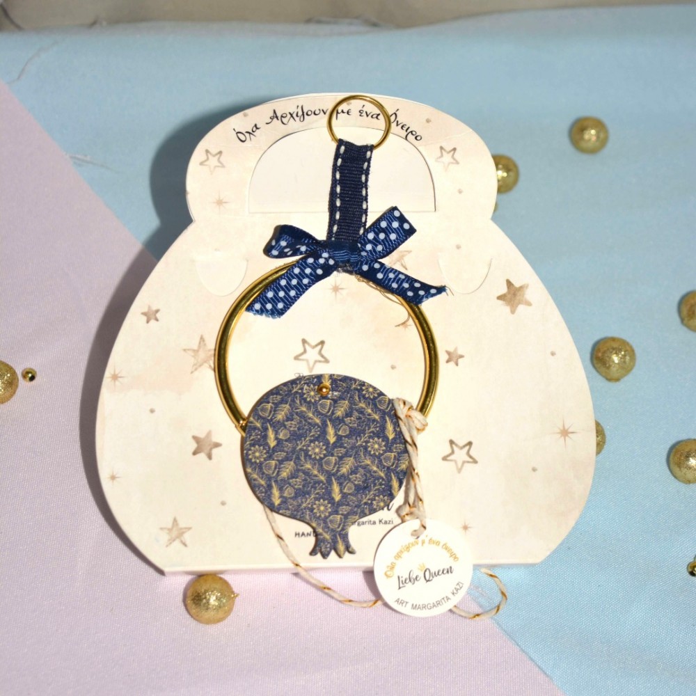 Γούρι Ρόδι κρεμαστό ξύλινο μπλε με σχέδιο, κρίκο και κορδέλα