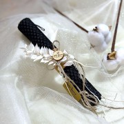 Λαμπάδα αρωματική μελισσοκέρι μαύρη με αποξηραμένο μπουκέτο