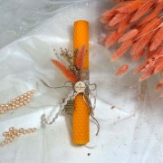 Λαμπάδα αρωματική μελισσοκέρι πορτοκαλί με αποξηραμένο μπουκέτο