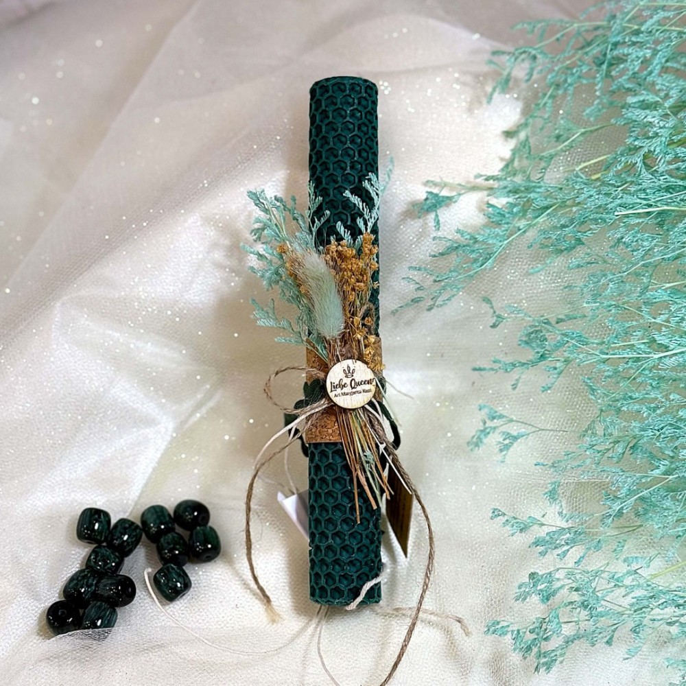 Λαμπάδα αρωματική μελισσοκέρι πράσινη με αποξηραμένο μπουκέτο