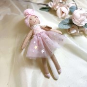 Λαμπάδα αρωματική πάνινο κοριτσάκι