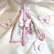 Λαμπάδα αρωματική ροζ με πεταλούδα και σακίδιο